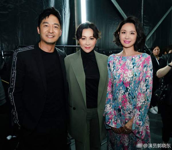 郭晓冬夫妇同框刘嘉玲 戏内外老婆相见笑开颜