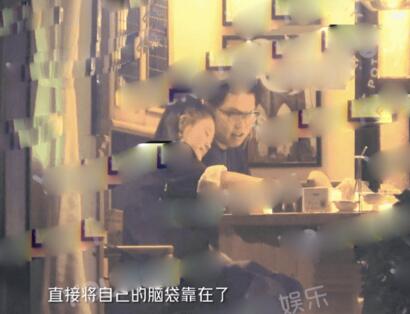 袁娅维恋情疑似曝光 靠男方肩膀撒娇像极了爱情