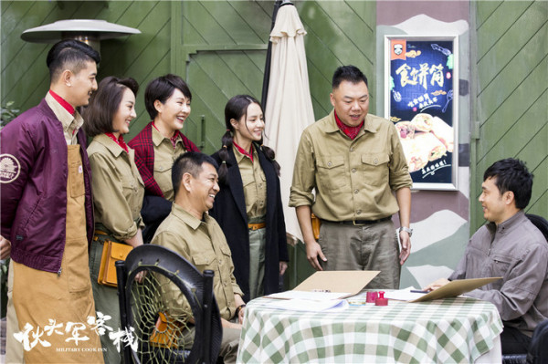 《伙头军客栈》黄澄澄揭秘潜艇兵的深海生活 周小斌白志迪“父子”推出光盘行动