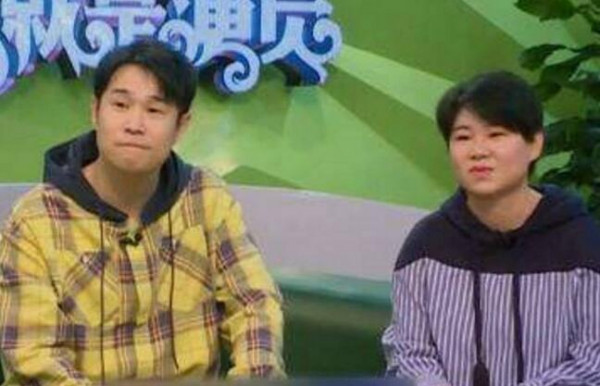 小沈阳女儿近照：拍抖音大跳手指舞