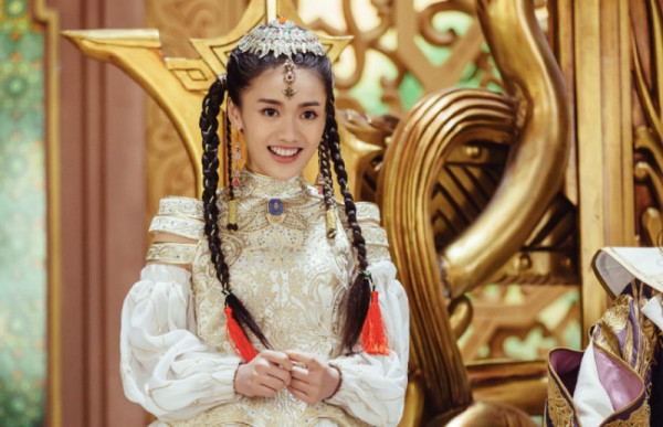 爱奇艺《鸣鸿传》热播 古装饭圈女孩魅力势不可挡