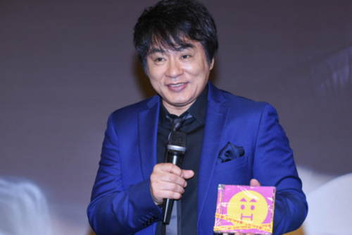 杨宗纬赶回台湾为见大咖偶像一面 开口清唱很紧张